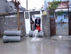 Adana'da Evler Su Altında Kaldı