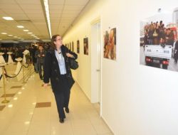 İzmir'de Gazetecilerin Haber Ve Fotoğraf Sergisi Açıldı