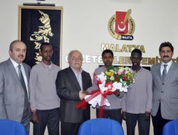 Somalili Öğrenciler Gazetecilere ‘malatya’ Türküsünü Seslendirdi