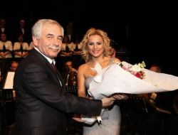 Yahya Kemal’in Bestelenen Eserleri Dinleyenleri Mest Etti