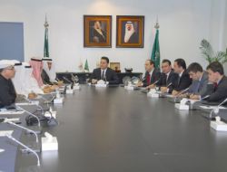 Ali Babacan, Cidde'de Arap İş Adamlarıyla Bir Araya Geldi