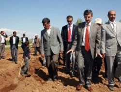 Vali Erdoğan Bektaş Muş’u Unutmadı