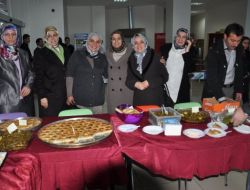 Öğrenciler İçin Kermes Düzenlediler