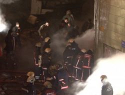 Yangından Mal Kaçıran Vatandaşlar Canlarını Tehlikeye Attı