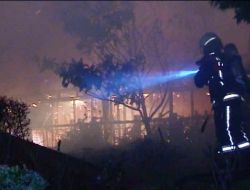 Bjk Plaza'daki 2 Kafeteryada Yangın