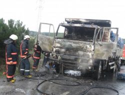 Kömür Yüklü Kamyon Yandı