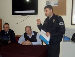 Tirebolu Emniyeti Banka Güvenlik Görevlilerine Seminer Verdi