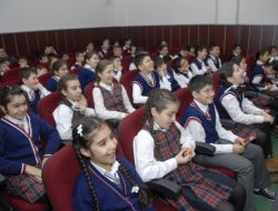 'Sallanan Sandalye' Çocuklara Depremi Öğretiyor