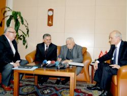 Emekli Öğretmenden Eğitime Destek