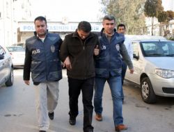 'Arabanla Bana Çarptın' diye dolandırıyor