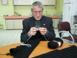 Günde 3 Paket İçtiği Sigarayı Bırakmak İçin Örgüye Başladı