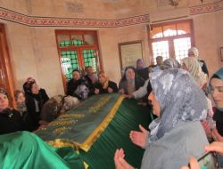 Depremzede 50 Kadın Güneydoğu'yu Geziyor