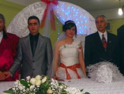 Devlet, Kimsesiz Kızı Dünya Evine Girerken De Yanlız Bırakmadı