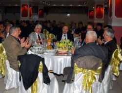 Eskişehir'de Yer Yüzünden Kavga Eden İki Aile, Yemekte Barıştırıldı