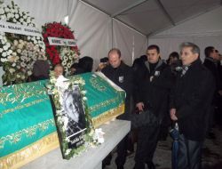 Eczacıbaşı'nın Kayınvalidesi Öldü!