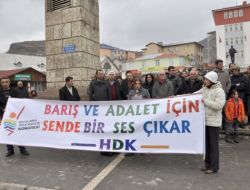 Bdp'liler Tunceli'de Yürüyüş Düzenledi