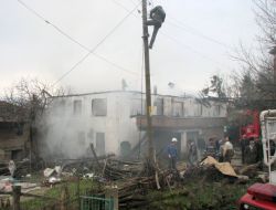 Bartın'da 2 Katlı Ev Yangında Kullanılamaz Hale Geldi