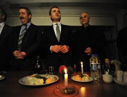 Suat Kılıç, Mum Işığında Konuştu!