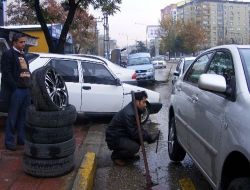 Sürücüleri Hazırlıksız Yakalayan Kar Yağışı Oto Lastik Satışlarında Artışa Yol Açtı