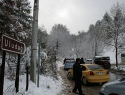 Tatilciler Ve Günübirlikçiler Uludağ’a Akın Etti
