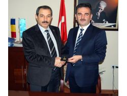 Gemlik Belediye Başkanı Yılmaz, Mührü Teslim Etti