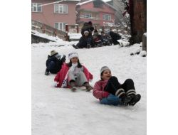 Kar Tatilinde Doyasıya Eğleniyorlar