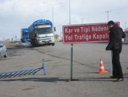 Erzurum-bingöl, Erzurum-ağrı Karayolu Tipi Nedeniyle Kapandı