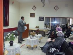 "İşiniz Olsa Da Çocuk Sevgi İstediğinde Ona Yaklaşın"