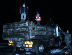 Mustafakemalpaşa'da Buzlanmaya Karşı Yollarda Tuzlama Çalışması Sürüyor