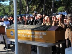 Bediüzzaman’ın Talebesi Nazım Akkurt'un Cenazesi Toprağa Verildi