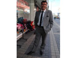 Takım Elbisesini Çıkarmamak İçin 25 Yıldır Pikniğe Bile Gitmiyor