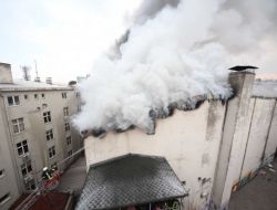 Denizli Belediyesi Sanat Merkezi'ndeki Yangın Söndürüldü