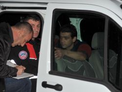 Küfür Ettiğini İddia Ettiği Arkadaşını Öldürdü