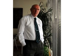 Bülent Akarcalı: "Fransızcayı 'Yok Hükmünde’ Sayalım"