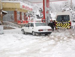 Yalova’da Kar Yağışı Etkili Oluyor