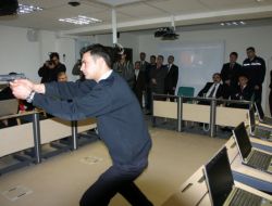 Polis Akıllı Sınıflarda Senaryolu Atış Yapacak