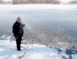 Şeker Gölü Eksi 18 Derece Soğukta Buz Tuttu