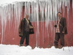 Erzurum’da Dev Buz Sarkıtları Oluştu