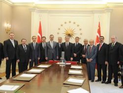 Bitlis Heyeti Köşk'e Çıktı!