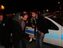 Trafik Magandaları Kaza Yapan Muhabirleri Silahla Vurdu