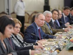 Putin: İş Dünyasının Negatif Algısını Değiştirmek Zorundayız