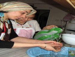Bağcılar Ve Yeniköy'deki Su Kesintileri Mahalle Sakinlerini Canından Bezdirdi