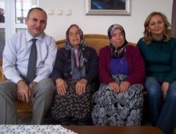 65 Yaşındaki Ama Kadına Kaymakam Destek Oldu