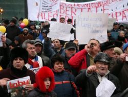 Bükreş Bu Akşamı Da Protestolarla Geçiriyor