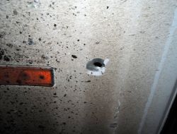 Patlamada Sivillerin Arasında Polis Aracı Taranmış