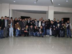 Ak Parti, Yurt Çocuklarını Tiyatroya Götürdü