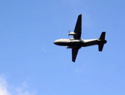 Eğitim Uçağının Enkazı Çıkarılıyor