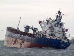 Gemiyi Kurtarma Çalışmaları sürüyor