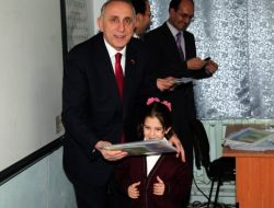 Türkmenistan'da Da Karne Heyecanı Yaşandı