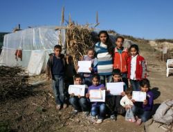 Gaz Lambası İle Aldıkları Takdirin Sevincini Çadırda Yaşadılar